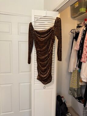 Leith Brown Velvet Ruched Off-Shoulder Long Sleeve Dress